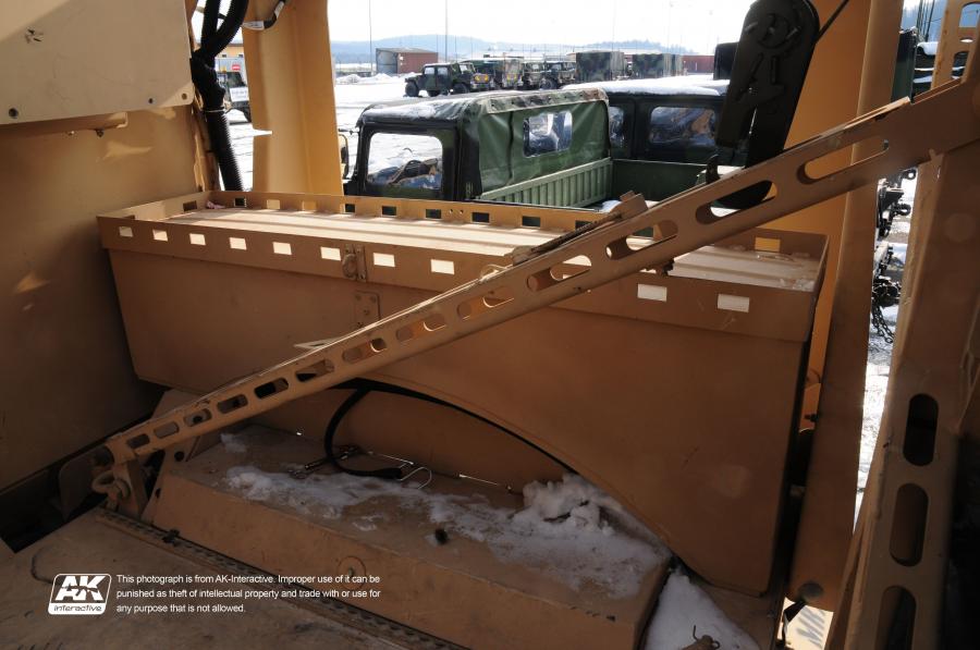 Детали экстерьера Oshkosh M-ATV 2009 года  (фото 153 из 676)